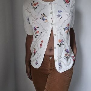 Vintage 90s Embroidered Floral Cottagecore Knit Cardigan